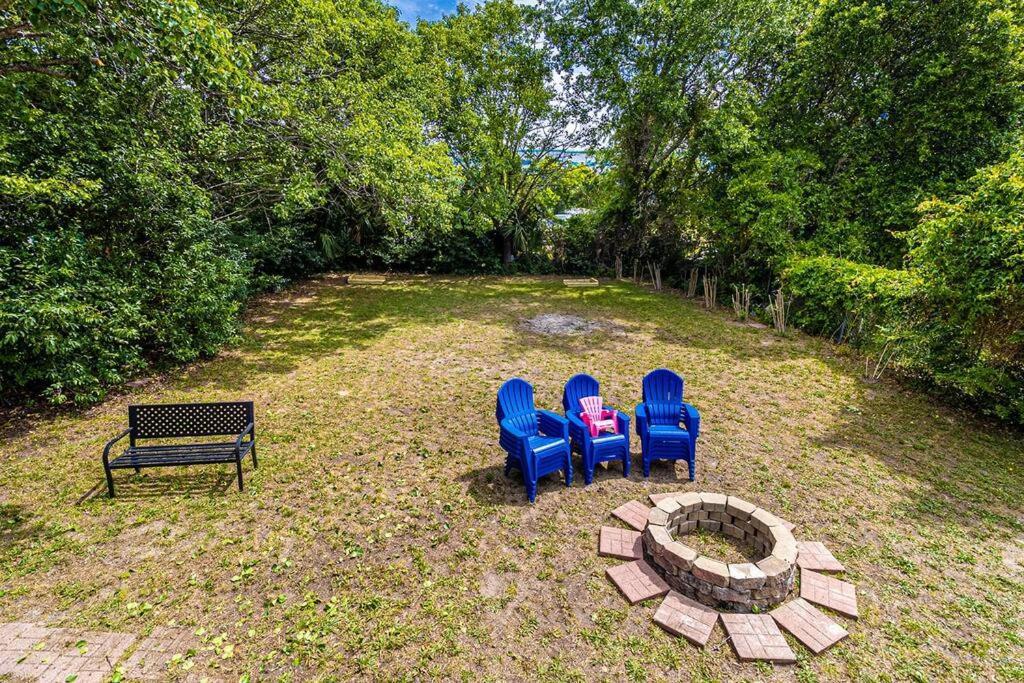 Gorgeous Centrally Located Ocean View 2 King, Huge Private Yard & Deck, Firepit, Bbq, & Game Tables Myrtle Beach Exterior foto