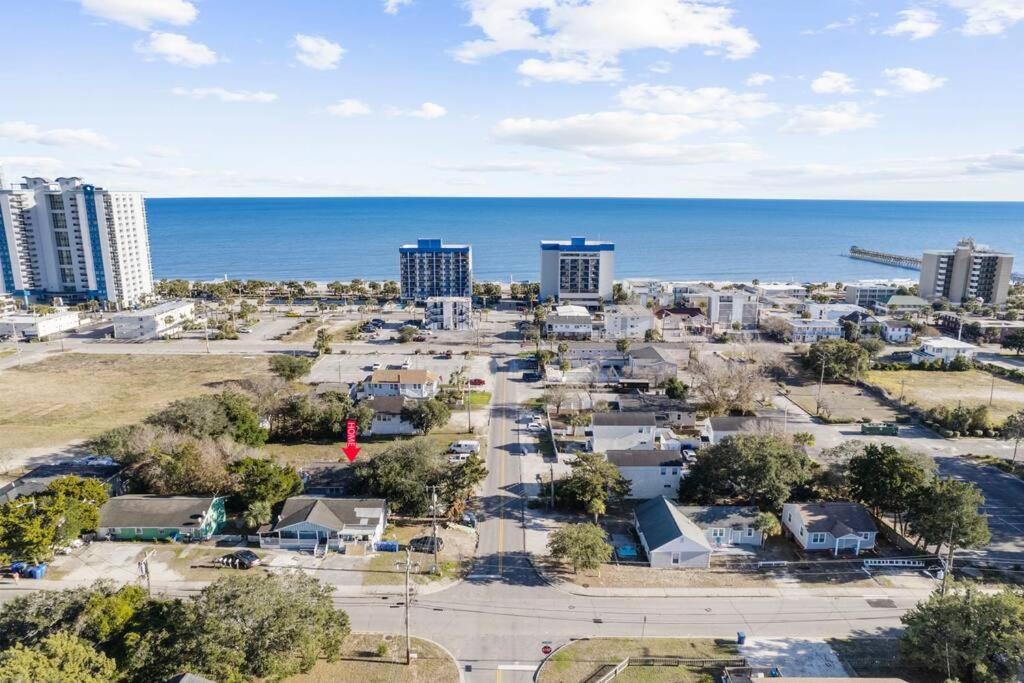 Gorgeous Centrally Located Ocean View 2 King, Huge Private Yard & Deck, Firepit, Bbq, & Game Tables Myrtle Beach Exterior foto