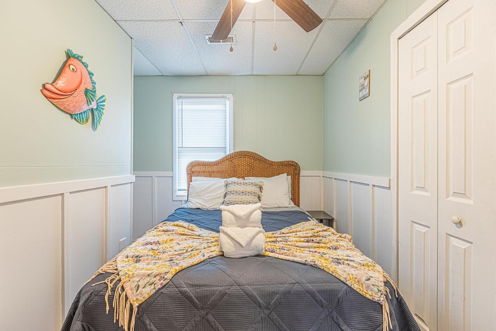 Gorgeous Centrally Located Ocean View 2 King, Huge Private Yard & Deck, Firepit, Bbq, & Game Tables Myrtle Beach Exterior foto