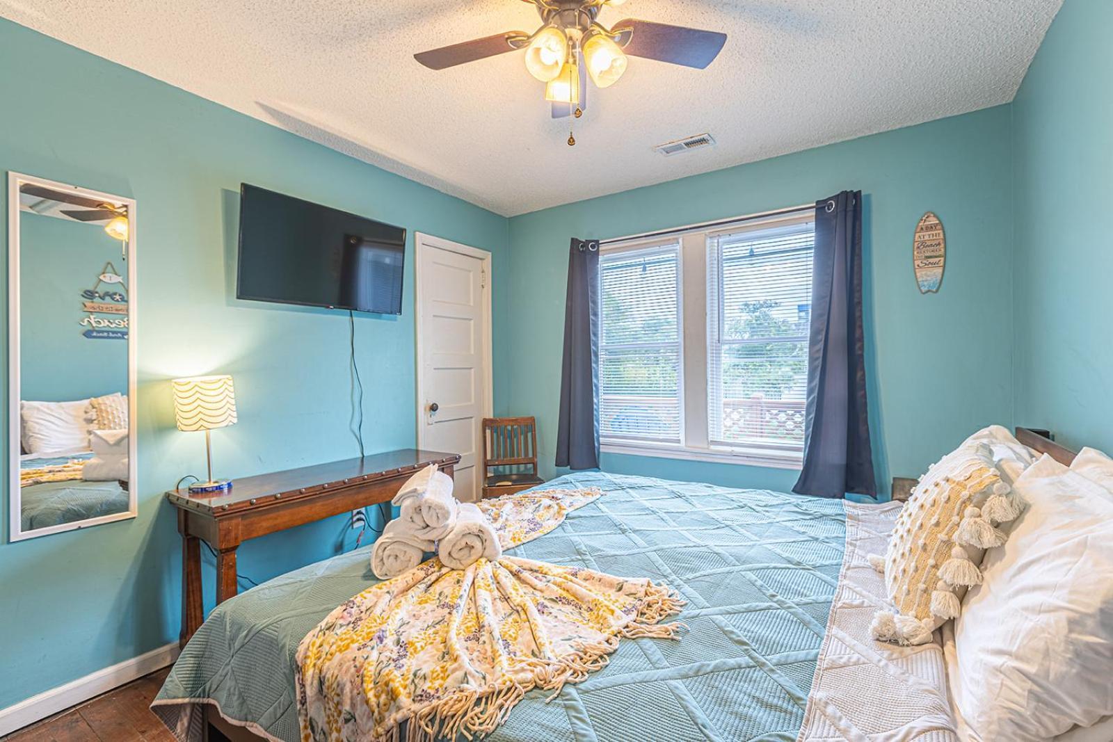 Gorgeous Centrally Located Ocean View 2 King, Huge Private Yard & Deck, Firepit, Bbq, & Game Tables Myrtle Beach Exterior foto