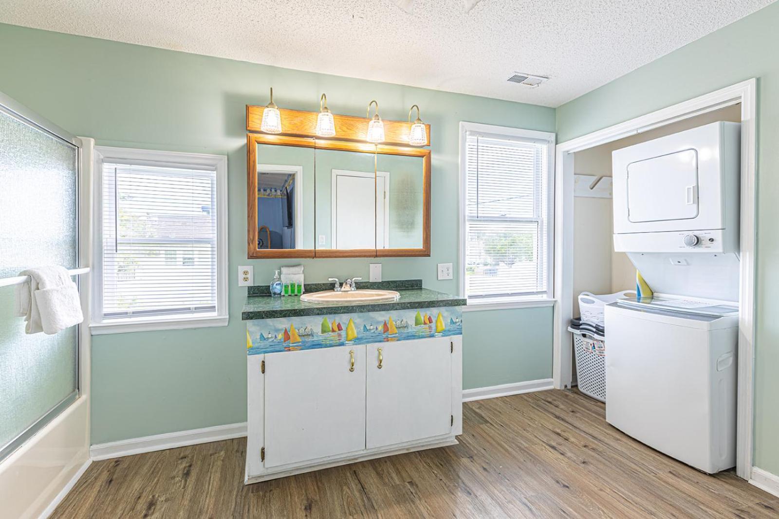 Gorgeous Centrally Located Ocean View 2 King, Huge Private Yard & Deck, Firepit, Bbq, & Game Tables Myrtle Beach Exterior foto